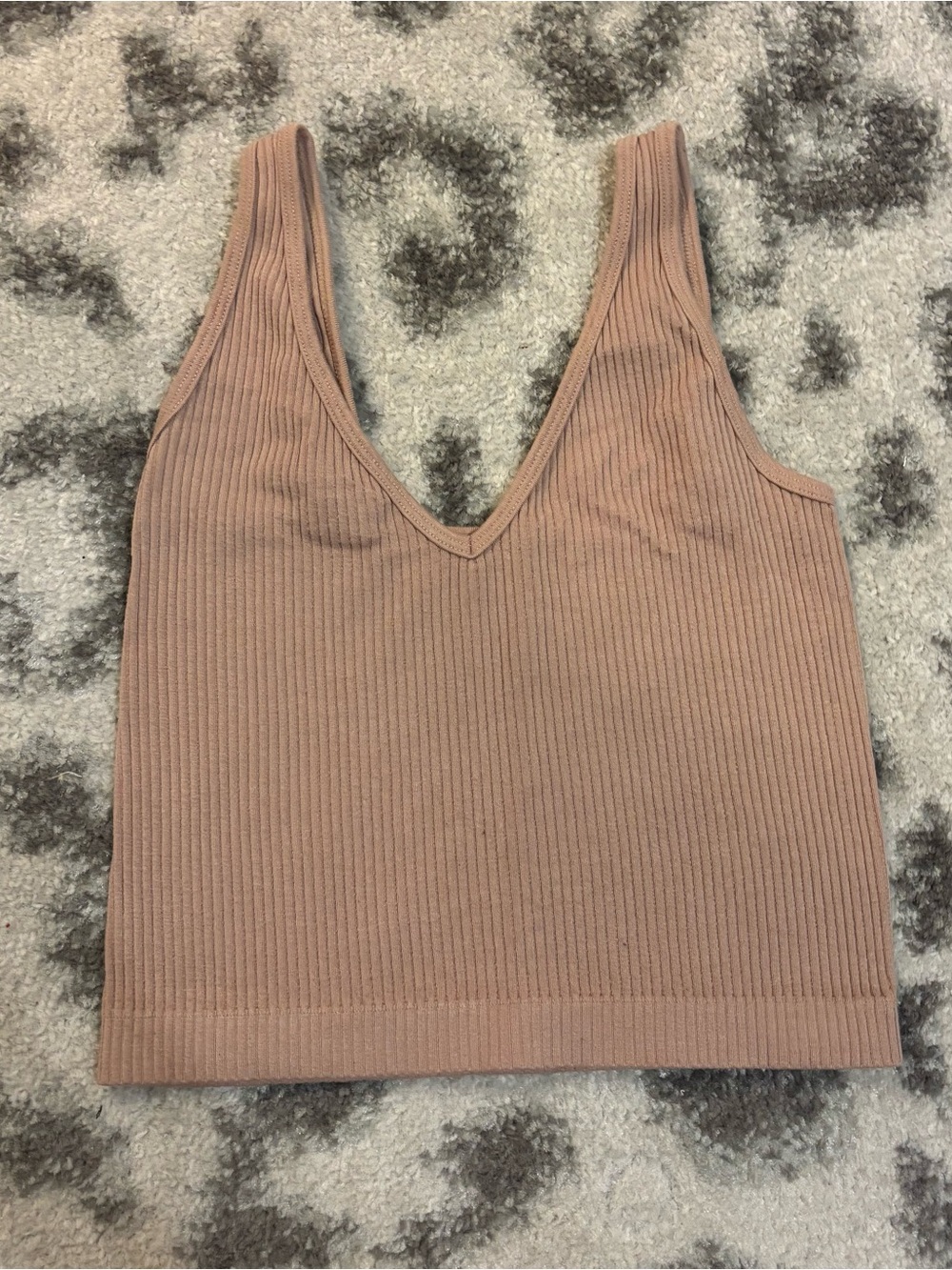 • brown tank top •